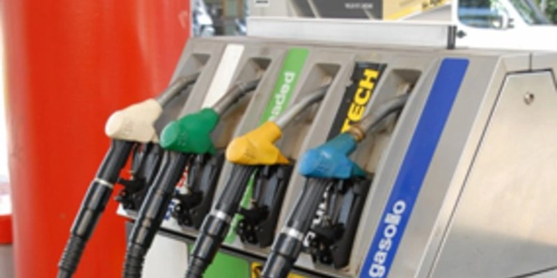 Firenze Lastra A Signa Rapina A Un Distributore Di Carburante