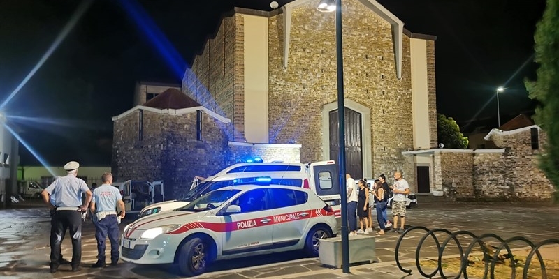 Controlli in piazza dell’Isolotto