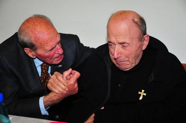 Padre Agostino Bartolini con l’ex campione di ciclismo Alfredo Martini