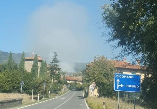 Incendio a Scopeti Rufina, intervento Vigili del fuoco e volontari