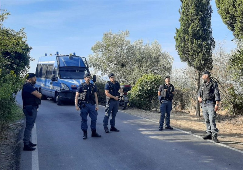 Lo sgombero di oggi in via Massoni