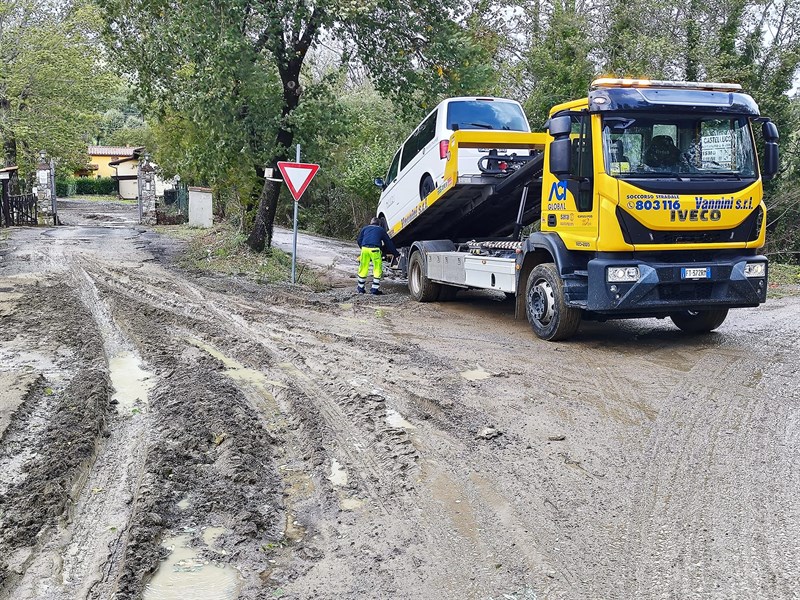 Recupero auto alluvionate presso l'outlet