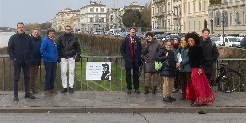 La targa sul Ponte Vespucci