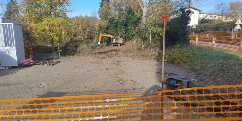 Avvio dei lavori per il nuovo marciapiede a Pozzolatico e richiami agli impegni del 1999