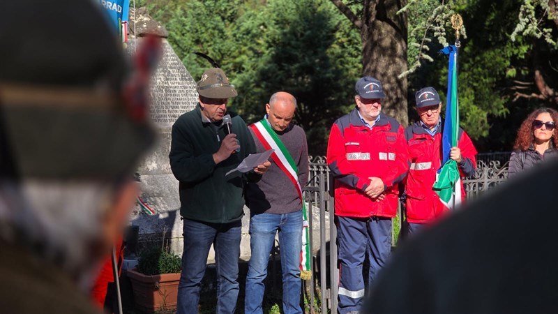 Giorno dell'Unità Nazionale e la Giornata delle Forze Armate con la deposizione di una corona d'alloro al Monumento ai Caduti a Marradi