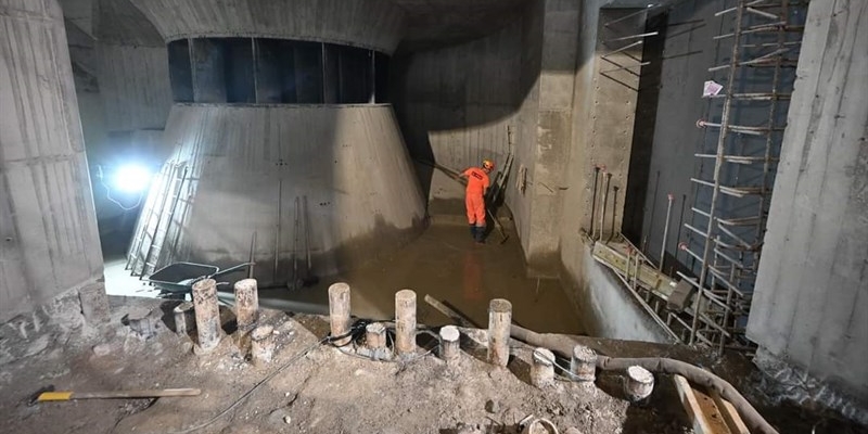 Al via lo svuotamento del tunnel sotto l'Arno a Firenze  (VIDEO)