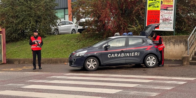 Carabinieri della Compagnia di Pontassieve durante operazioni di controllo