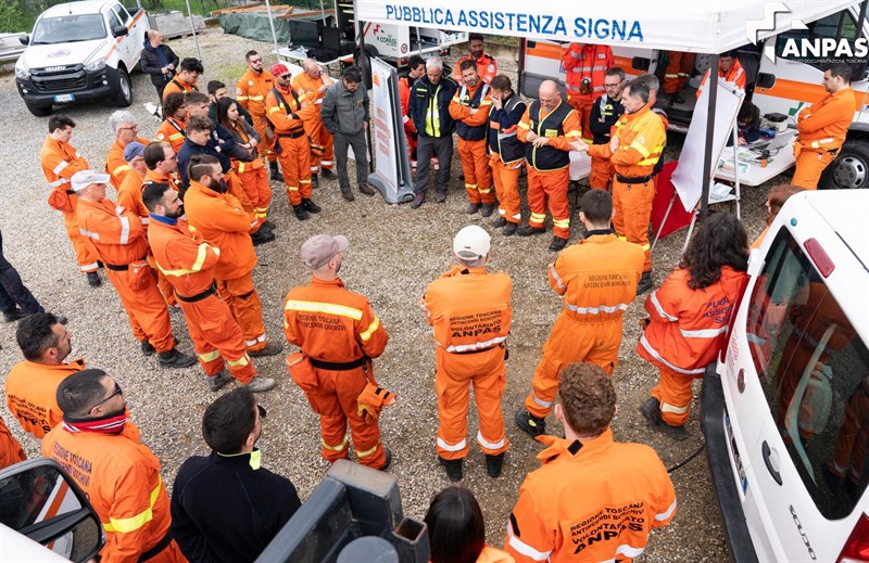 Maxi esercitazione della Toscana antincendi boschivi a Massanera - 4 maggio 2024