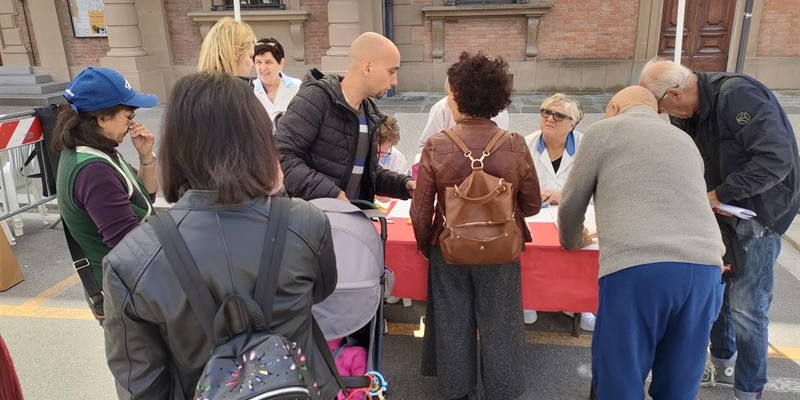 Le persone a Medici in Piazza