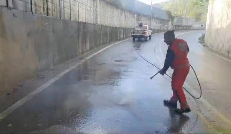 Volontari di Vab Valdisieve e Croce Azzurra Pontassieve in azione in questi giorni a causa del maltempo