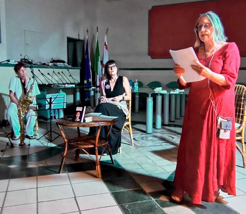 Grande successo per il reading “Nella stanza di Emily” a Dicomano, omaggio a Emily Dickinson