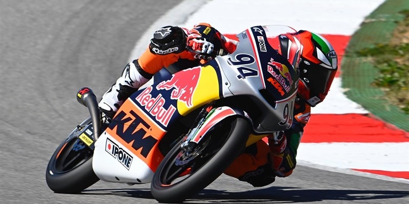 Guido Pini con la sua KTM nella Red Bull Rookies Cup.