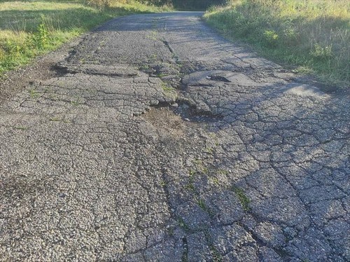 Attuali condizioni del tratto stradale che Montebonello porta a Vetrice e poi al Mulino a Vento