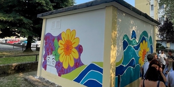 RUFINA: STREET ART IN MEMORIA DI ELEONORA, LA CABINA ELETTRICA DIVENTA OPERA D’ARTE E MESSAGGIO CONTRO LA VIOLENZA SULLE DONNE