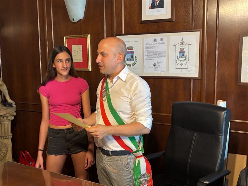 La consegna dell'encomio