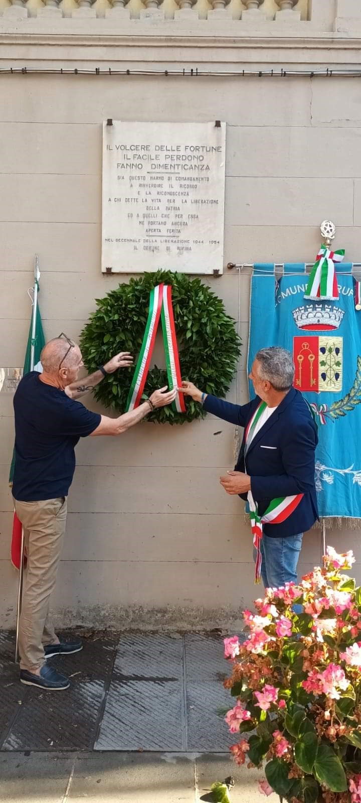 Deposizione della corona a Rufina per la Festa della Liberazione
