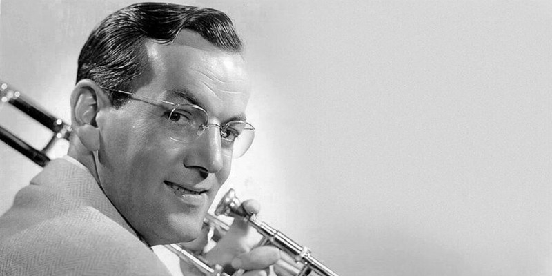 1944 - Glenn Miller scompare sulla Manica 