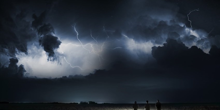 E' allerta meteo in Toscana: scatta il codice arancione. In alcuni Comuni del fiorentino decisa la chiusura di scuole, parchi e giardini