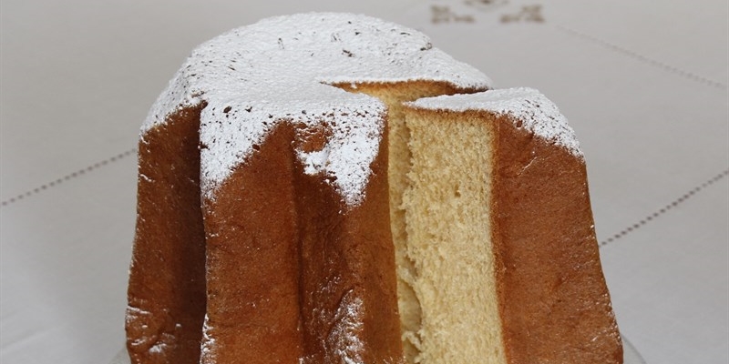 1894 . Nasce il pandoro