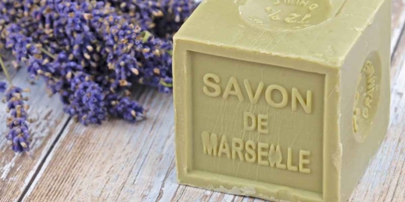 Sapone di Marsiglia, l'antibatterico perfetto per pulire: tutti gli usi - okmugello.it