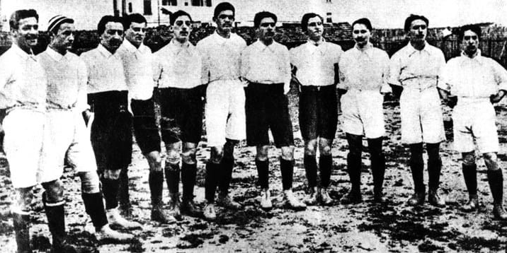 1910 - Debutta in campo internazionale la nazionale italiana di calcio 