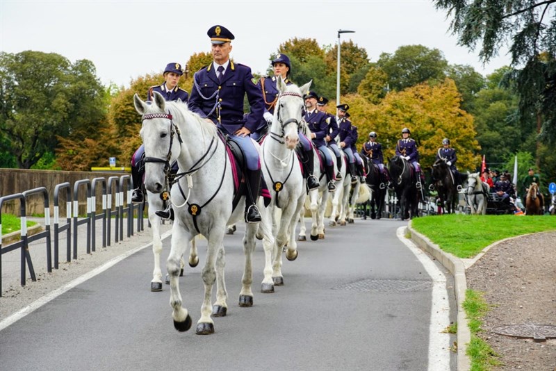 Bellissima cavalcata per Firenze