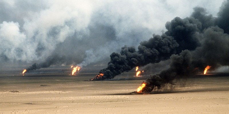 1991 - Bruciano i pozzi petroliferi in Kuwait durante la Guerra del golfo