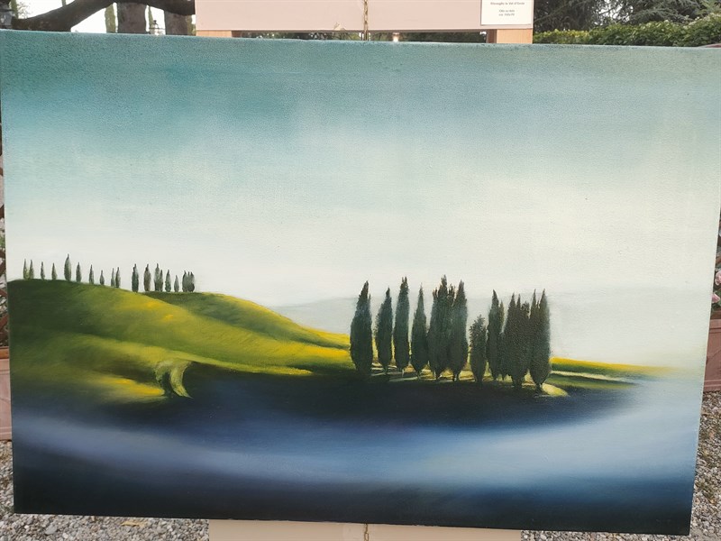 Un’opera dell’artista colombiano; “Cipresso in Val d’Orcia”.