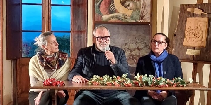 Il tavolo della presidenza alla Casa di Giotto 