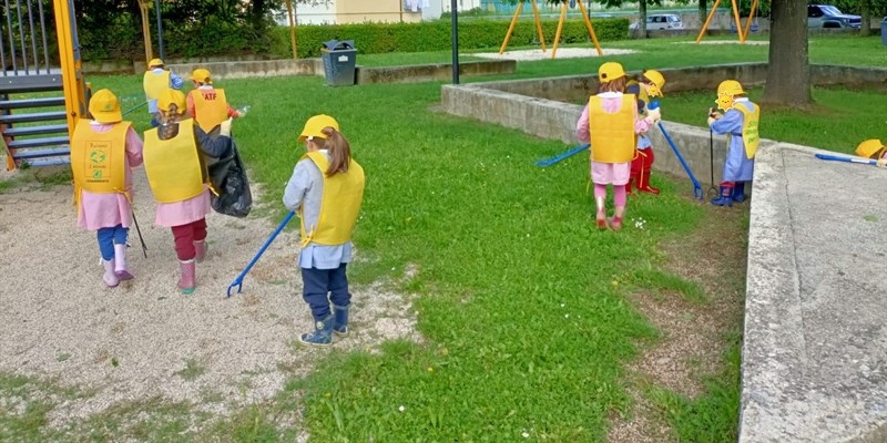 Bambini aula rossa