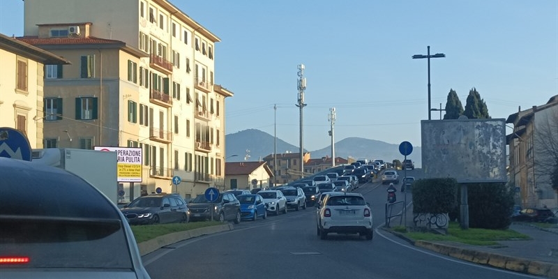 L’incolonnamento di auto  in città