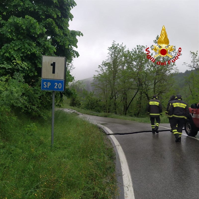 Frane e smottamenti isolano l'Alto Mugello