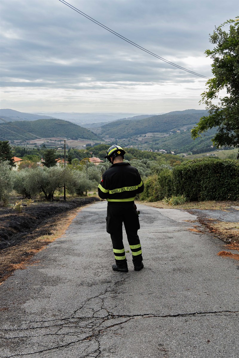 Operazioni di spegnimento dell'incendio a Galiga, nel Comune di Pontassieve