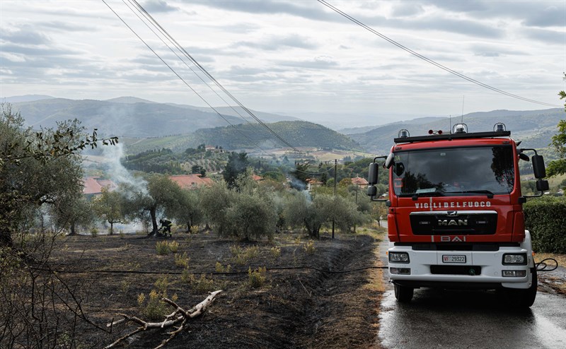 Operazioni di spegnimento dell'incendio a Galiga, nel Comune di Pontassieve