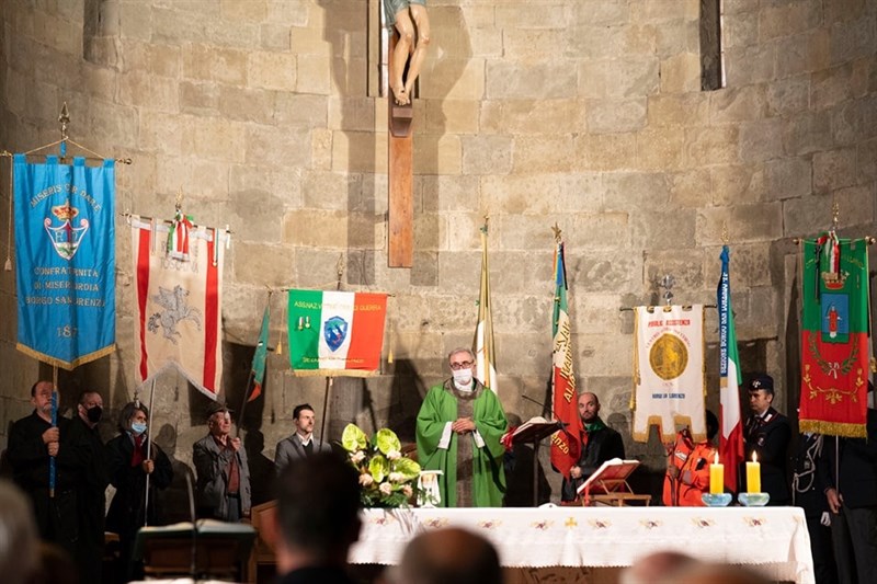 La cerimonia nella Pieve  di San Lorenzo 