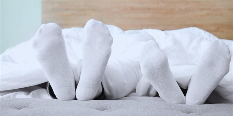 Dormire con i calzini fa male? Cosa succede davvero-okmugello.it