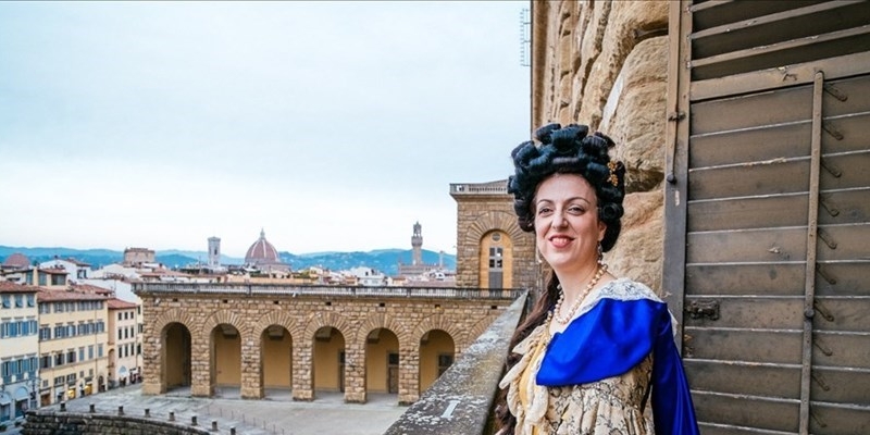 Elettrice Palatina sul balcone di palazzo Pitti