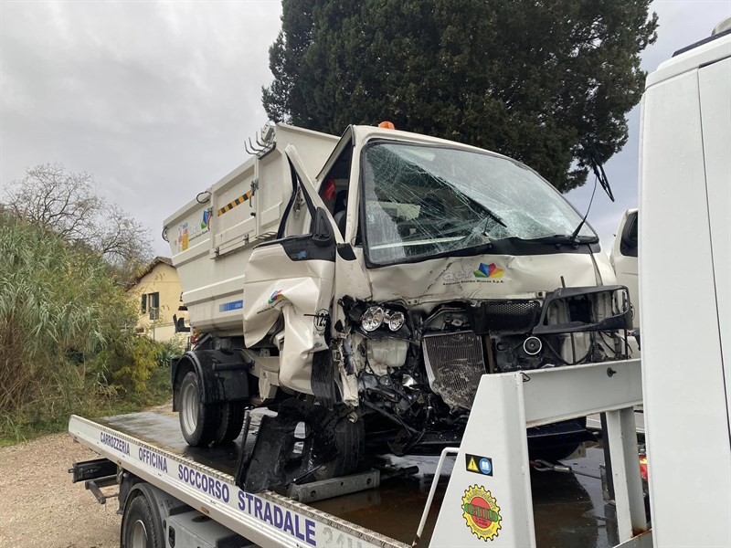 Incidente a Rufina. Coinvolto mezzo AER