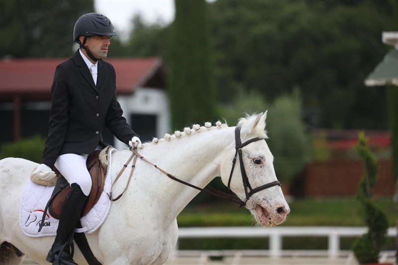 Tommaso Sparti durante la gara della Finale con il suo compagno Diamante del Borgo