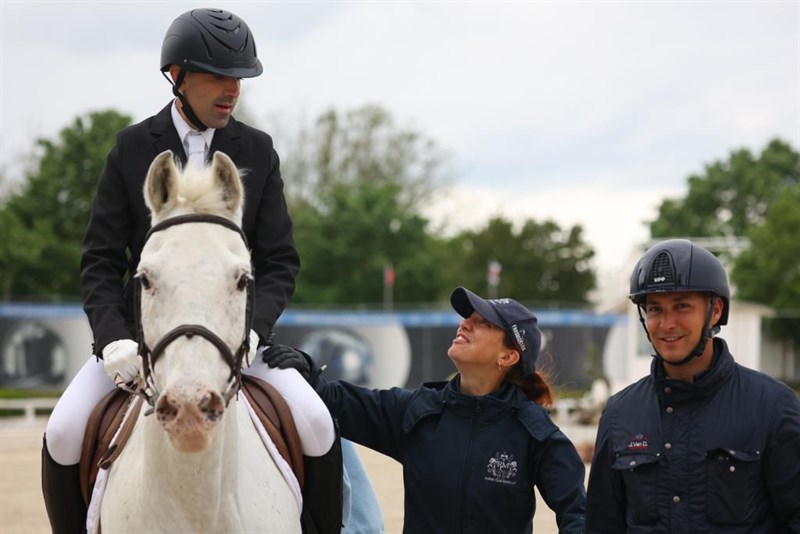 Tommaso sparti con i tecnici di Riding Club Mugello 