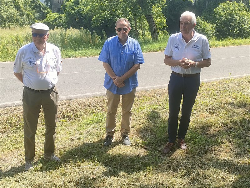 L’intervento del sindaco di Firenzuola Giampaolo Buti fra  Pierluigi Guasti a sinistra e Renzo Marinai.