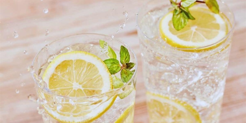 Acqua frizzante, cosa succede se la bevi ogni giorno-okmugello.it