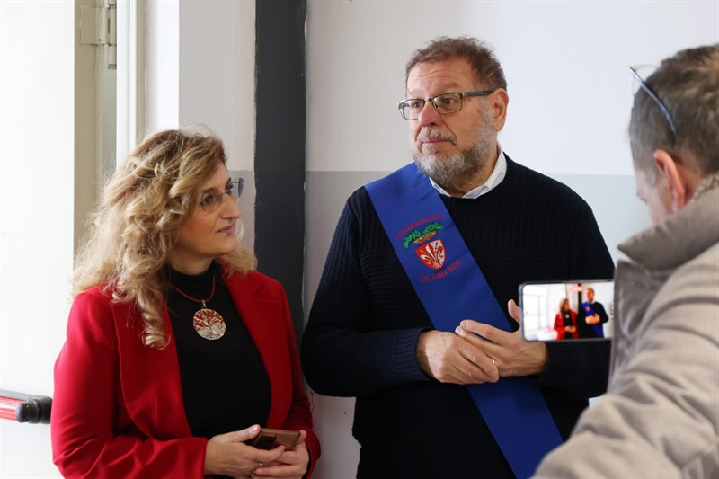 Inaugurazione nuovo plesso scolastico Liceo Pascoli di Firenze da sx Dirigente scolastica Erman e il consigliere Massimo Fratini delegato Edilizia scolastica Città Metropolitana di Firenze