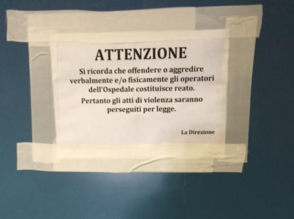 cartello anti aggressione