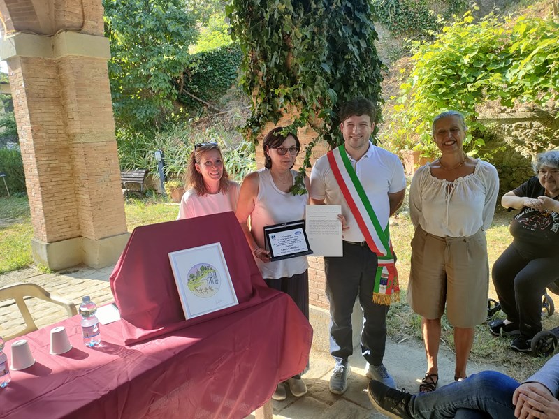 Un momento della cerimonia; da sinistra  Martina Gherardi, Laura Gabellini, il sindaco  Francesco Taliaferri e Francesca Parrini