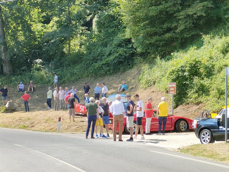 L’arrivo in località "Favale" dei partecipanti alla cerimonia 