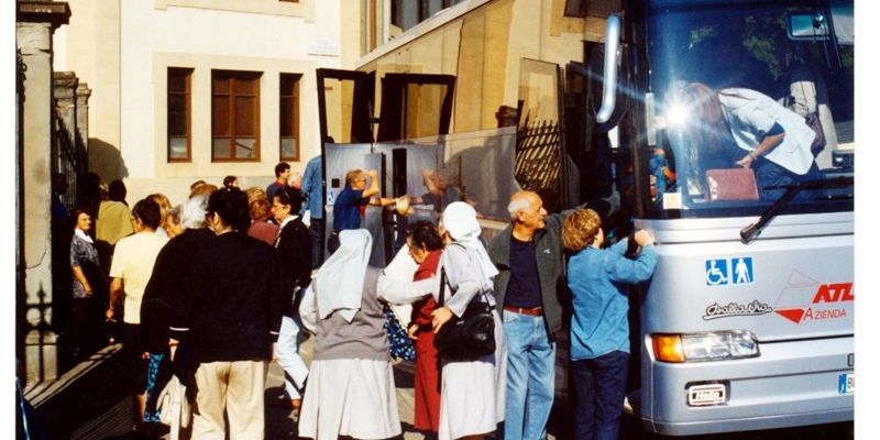 L’arrivo degli ospiti in una giornata della Fraternità. 