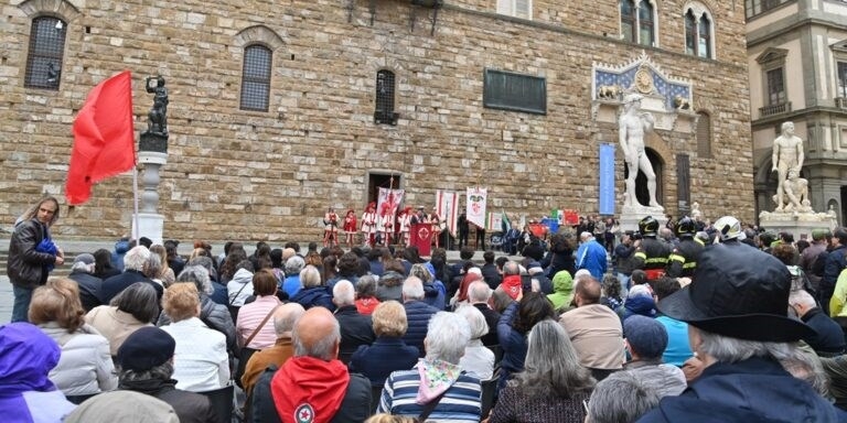 La celebrazione in Piazza della Signoria