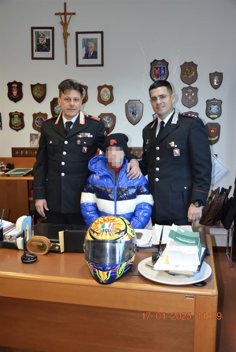 Fra la refurtiva rubata anche un casco di Valentino Rossi