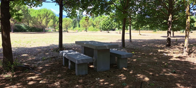 I nuovi arredi sul lago di Bilancino